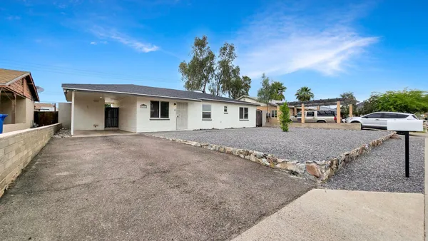 $2,750 | 1216 East Desert Park Lane, Phoenix, AZ 85020