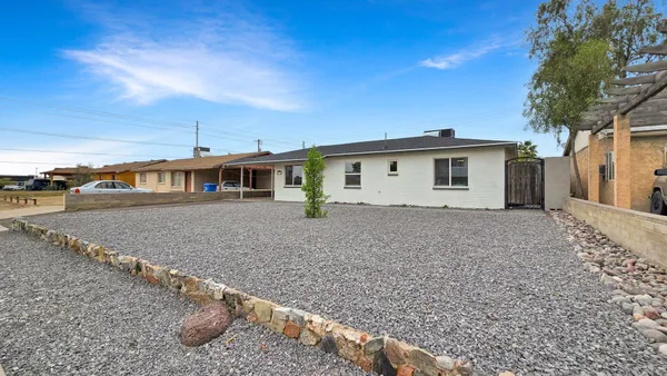 $2,750 | 1216 East Desert Park Lane, Phoenix, AZ 85020