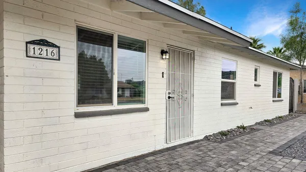 $2,750 | 1216 East Desert Park Lane, Phoenix, AZ 85020