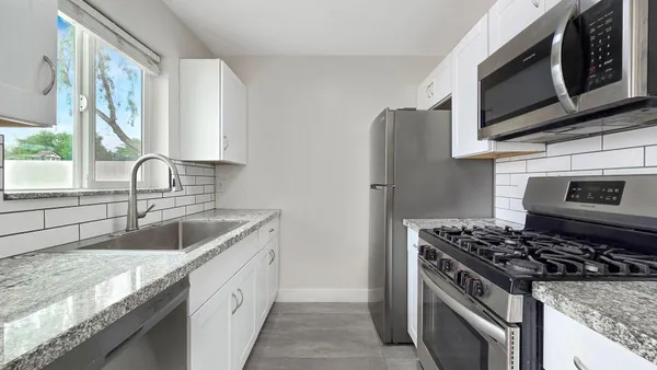 $2,750 | 1216 East Desert Park Lane, Phoenix, AZ 85020