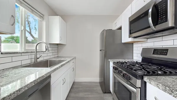 $2,750 | 1216 East Desert Park Lane, Phoenix, AZ 85020