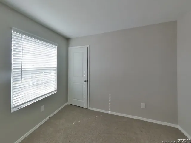 $1,739 | 1932 Bluethroat, New Braunfels, TX 78130