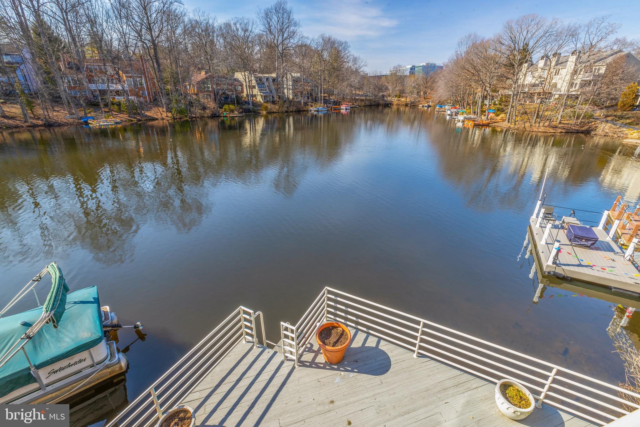 1973 Lakeport Way Reston, VA 20191 - Photo 32 of 69 To the right view....