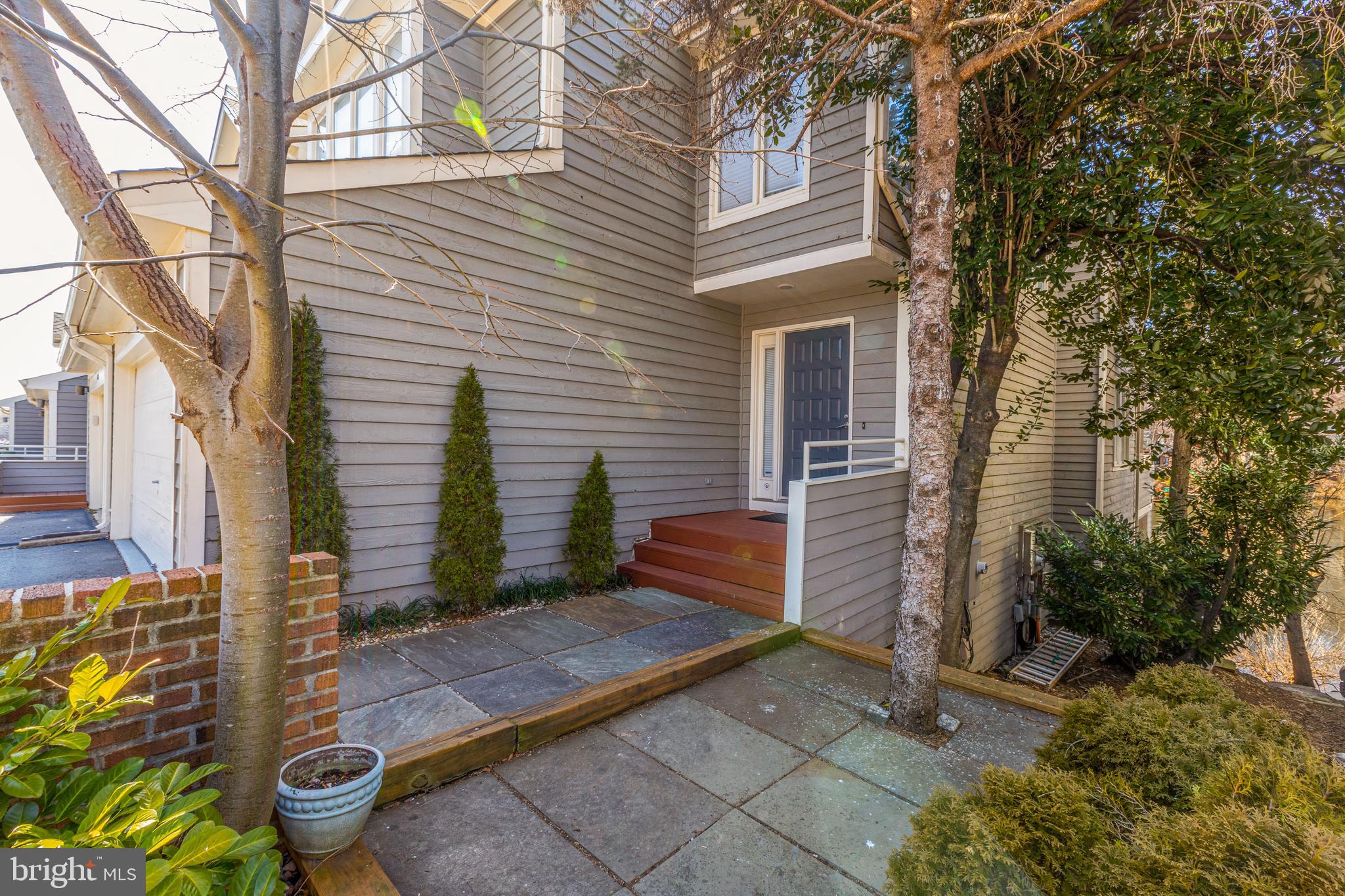 1973 Lakeport Way Reston, VA 20191 - Photo 6 of 69 Largest end unit model. Landscaped!