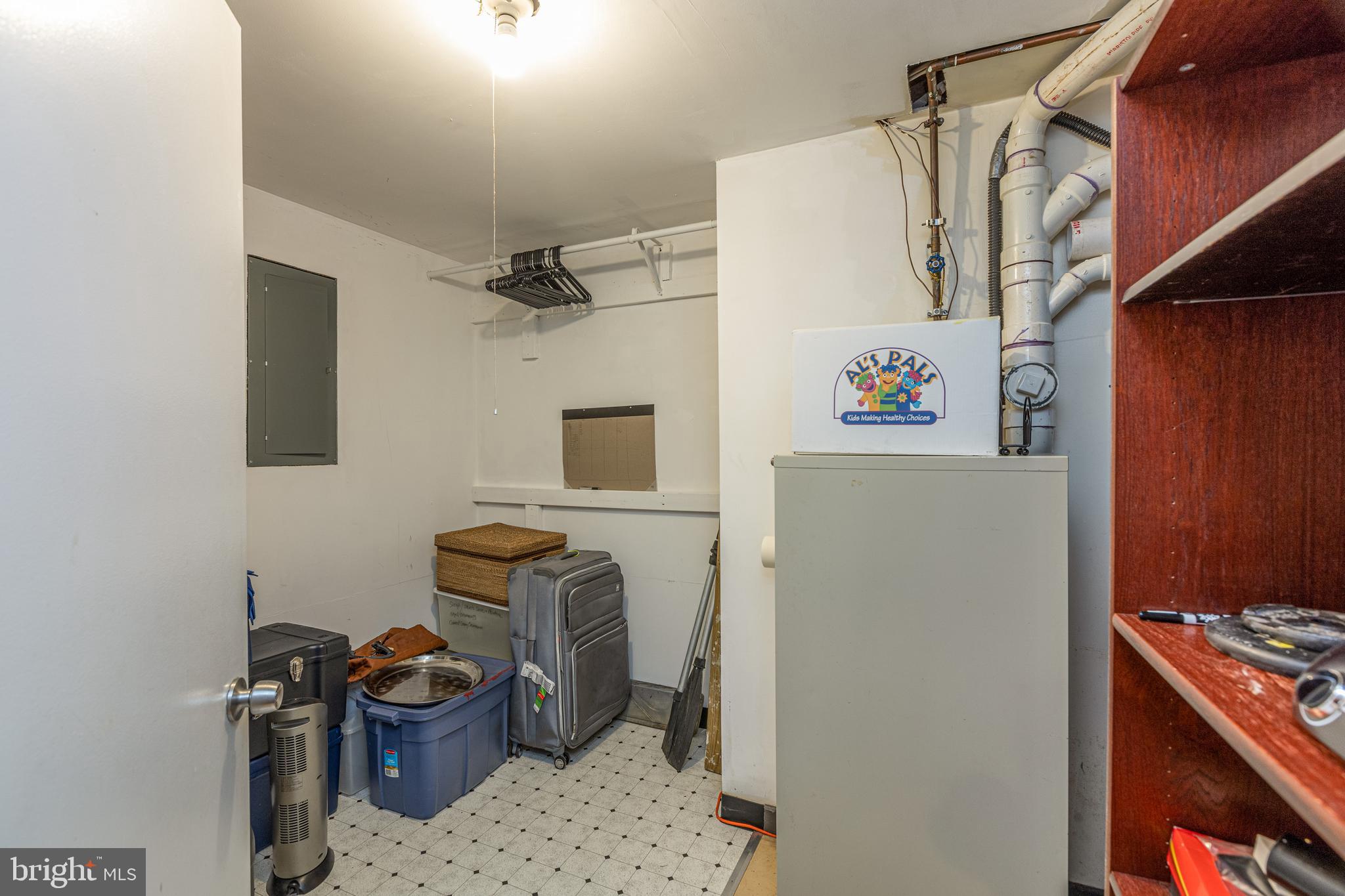 1973 Lakeport Way Reston, VA 20191 - Photo 58 of 69 Storage space!!