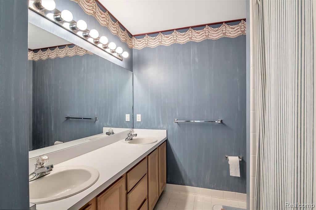 46474 Mornington Road Canton, MI 48188 - Photo 24 of 41