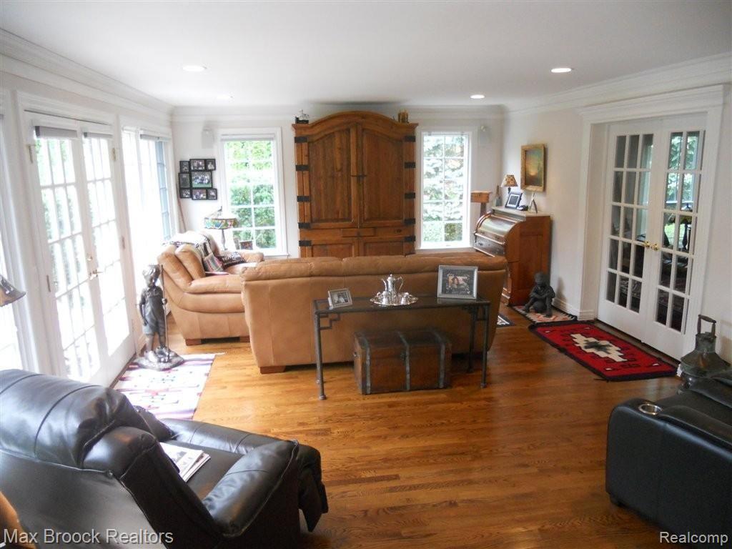 151 Overhill Road Bloomfield Hills, MI 48301 - Photo 10 of 25 Expansive Family Room