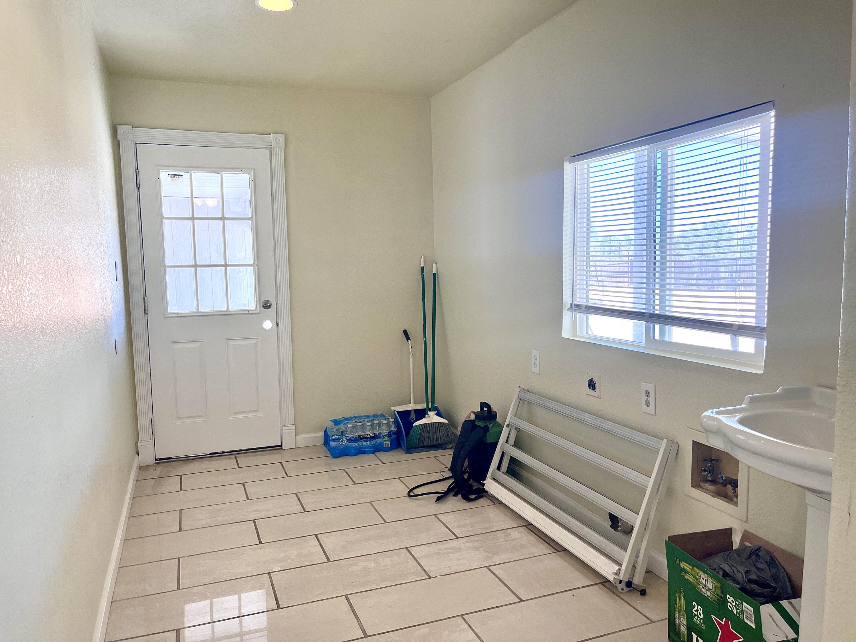 9691 Logan Road Palo Cedro, CA 96073 - Photo 8 of 34 Laundry room