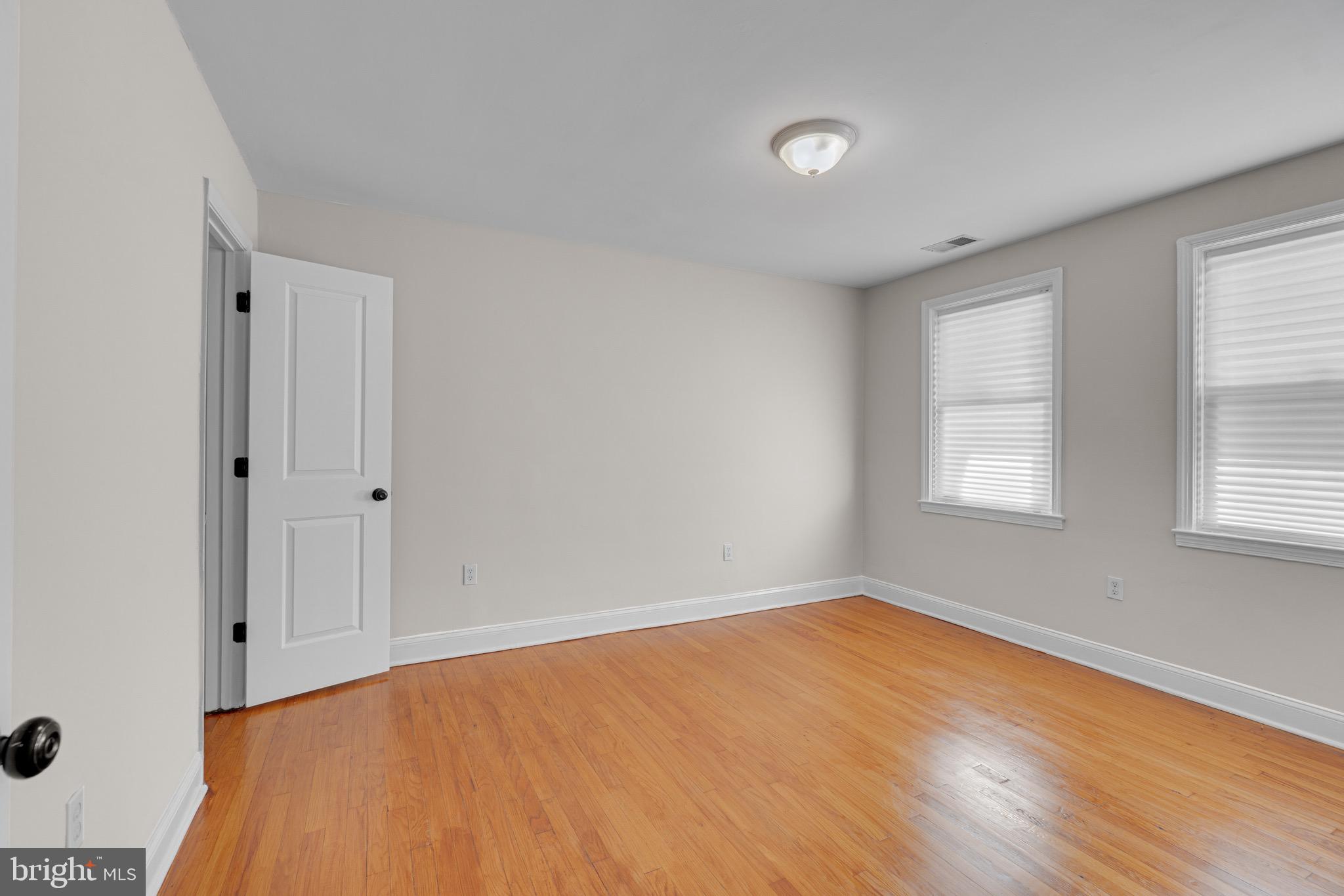 3904 Flowerton Road Baltimore, MD 21229 - Photo 13 of 29
