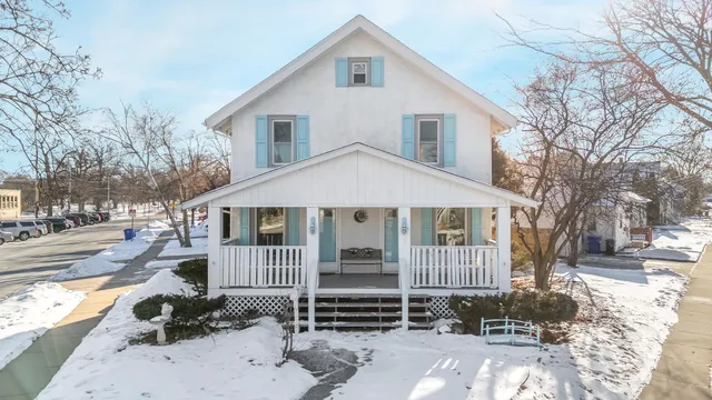 $325,000 | 1303 West Prospect Avenue, Appleton, WI 54914