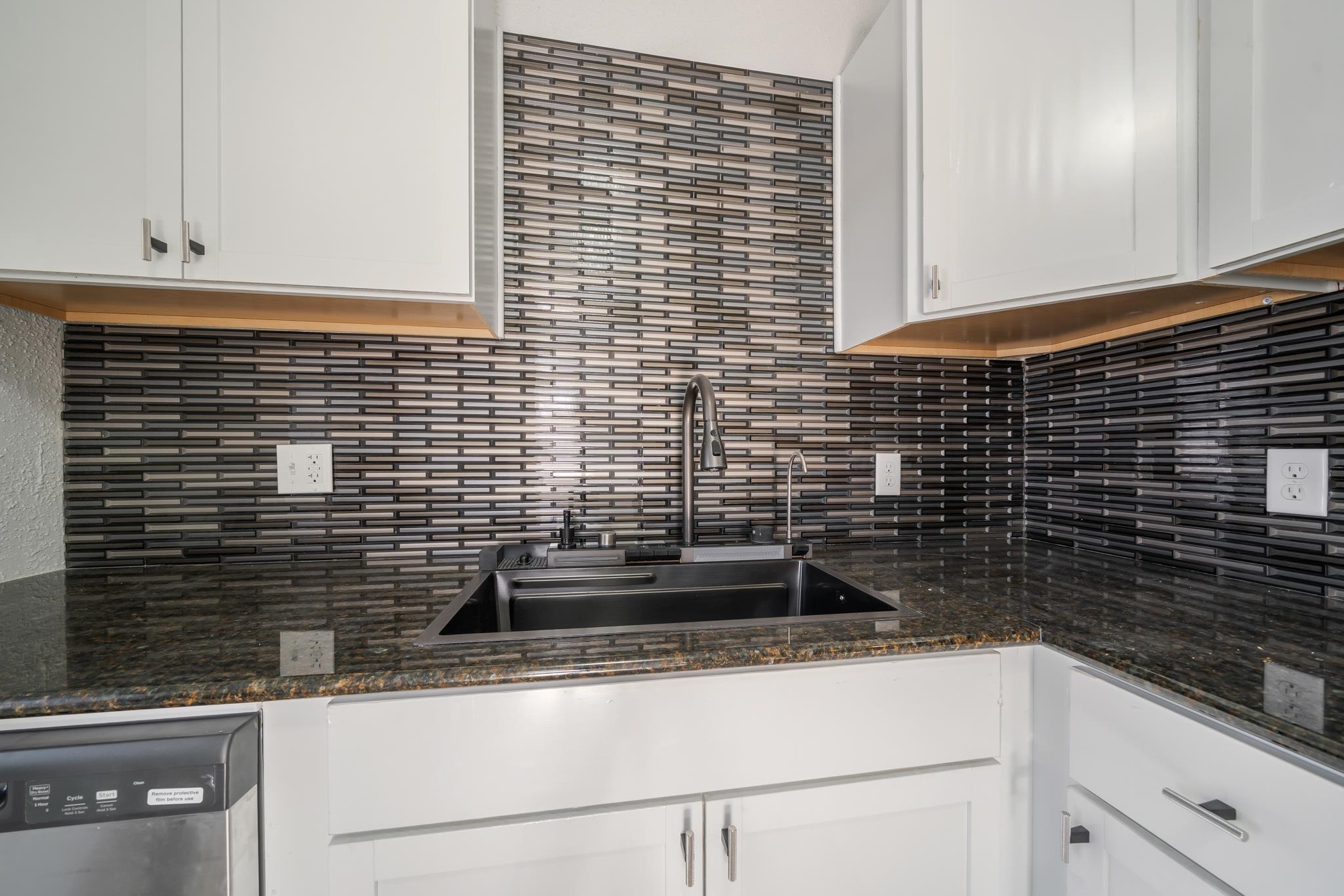 1303 West Prospect Avenue Appleton, WI 54914 - Photo 11 of 39