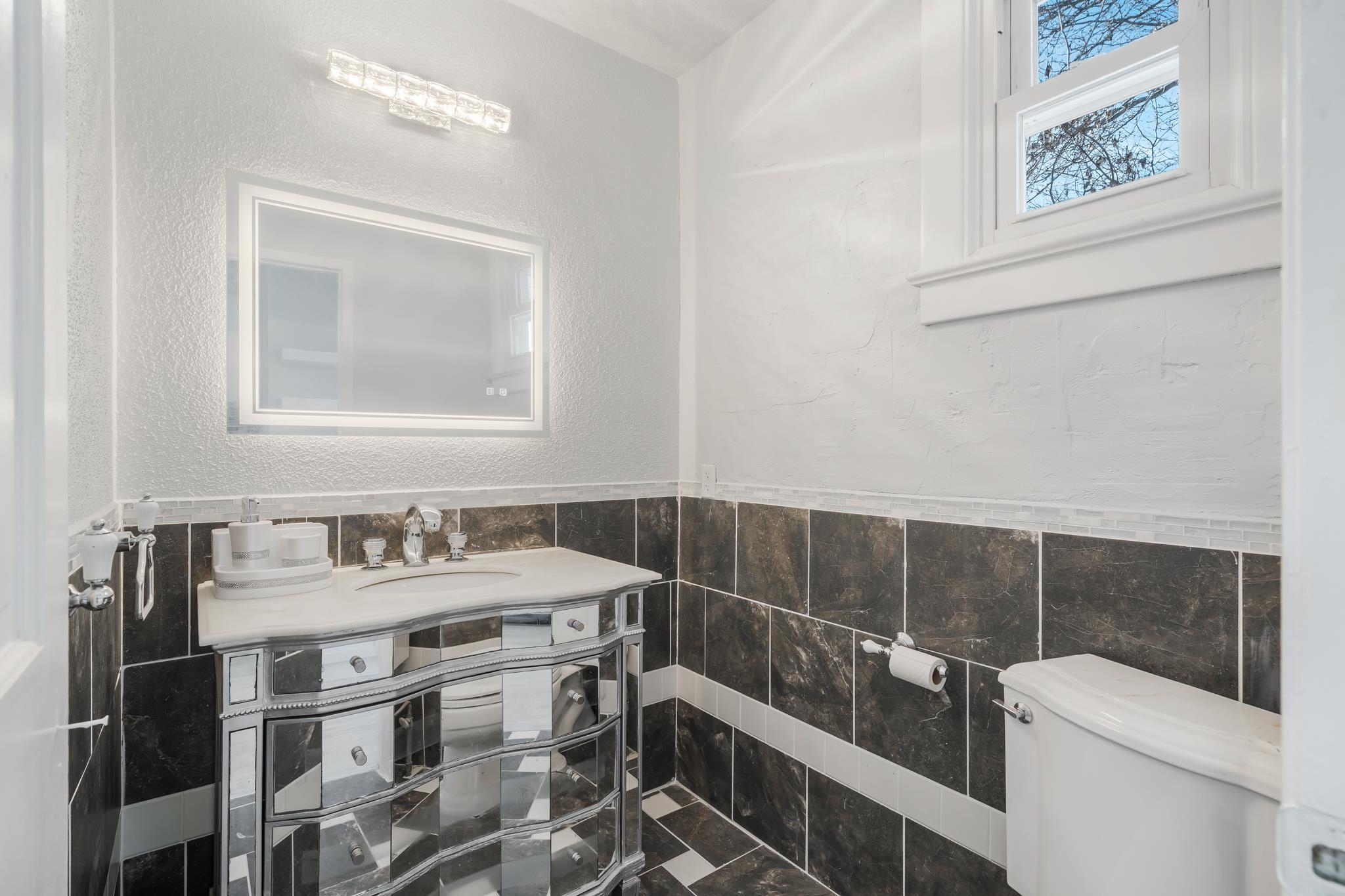 1303 West Prospect Avenue Appleton, WI 54914 - Photo 14 of 39