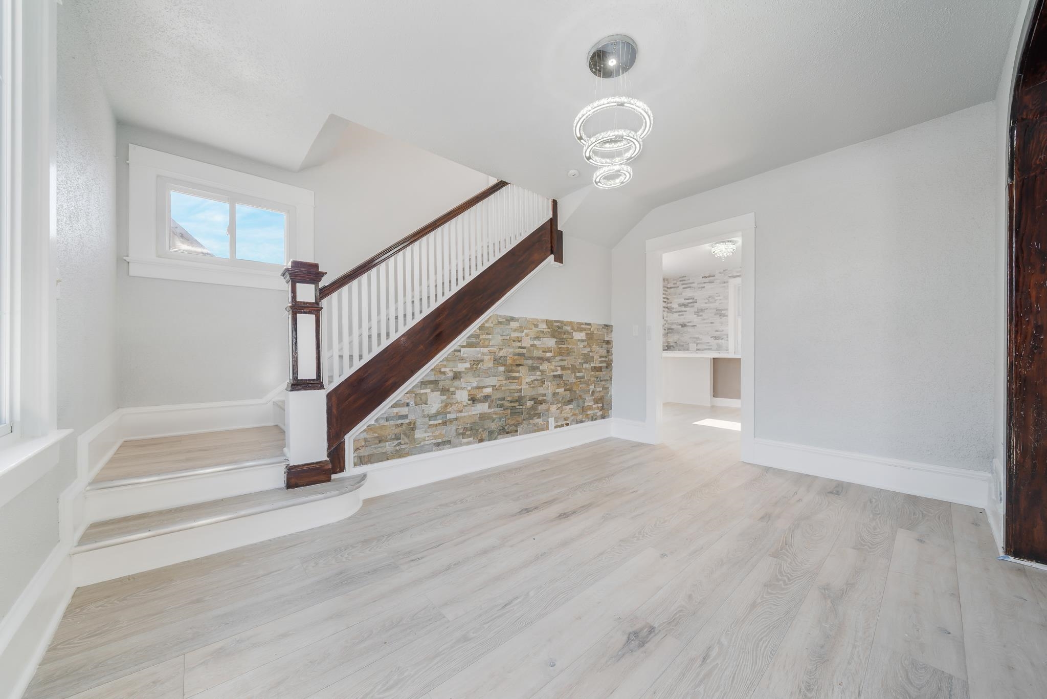 1303 West Prospect Avenue Appleton, WI 54914 - Photo 6 of 39