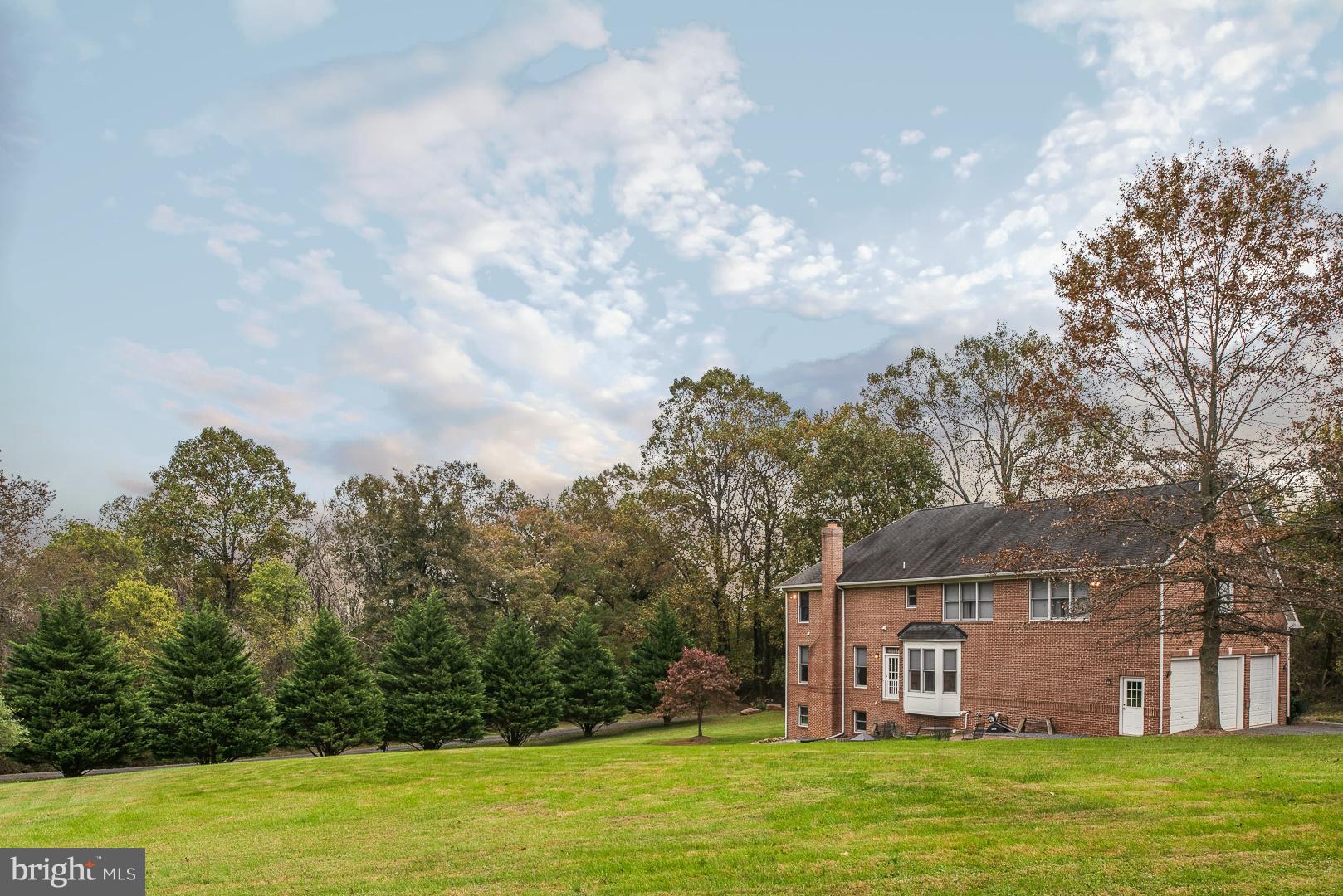 7466 Lower Waterloo Road Warrenton, VA 20186 - Photo 26 of 31 Rear view with large yard