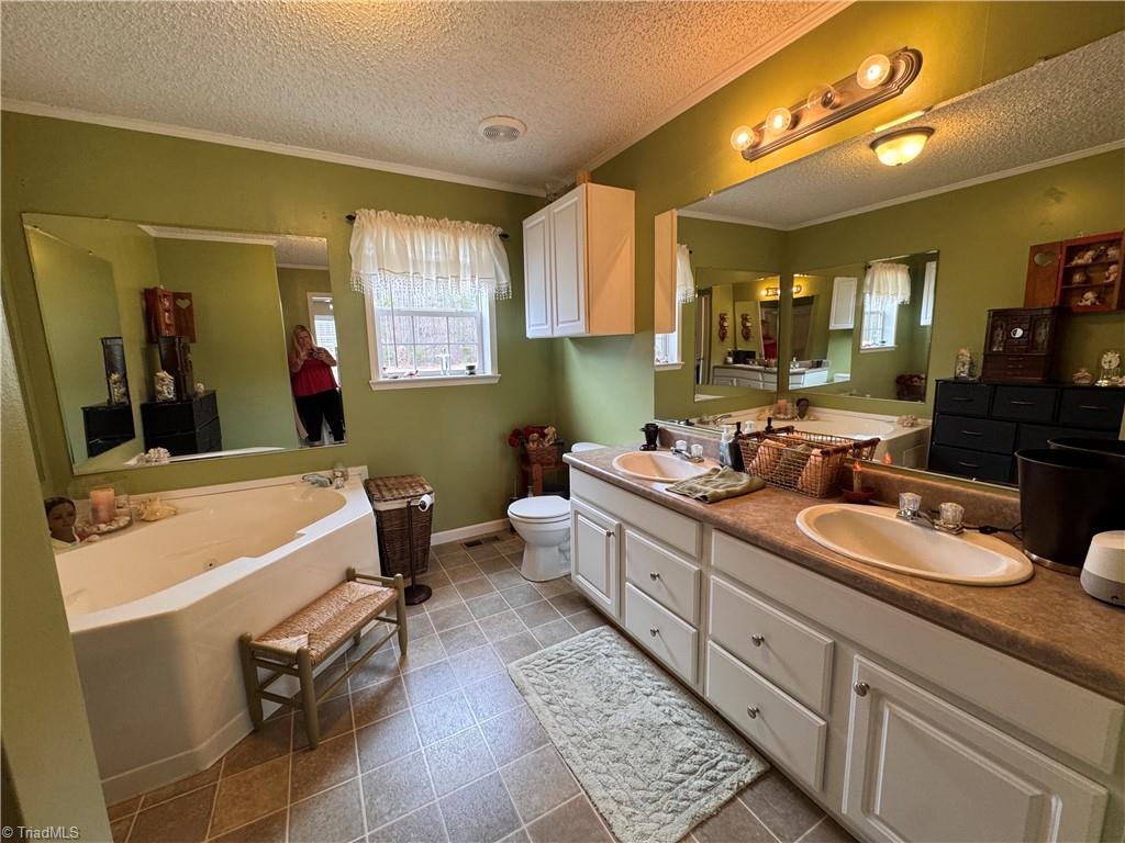 1249 Mountain Road Walnut Cove, NC 27052 - Photo 20 of 49 Gallery Image 20