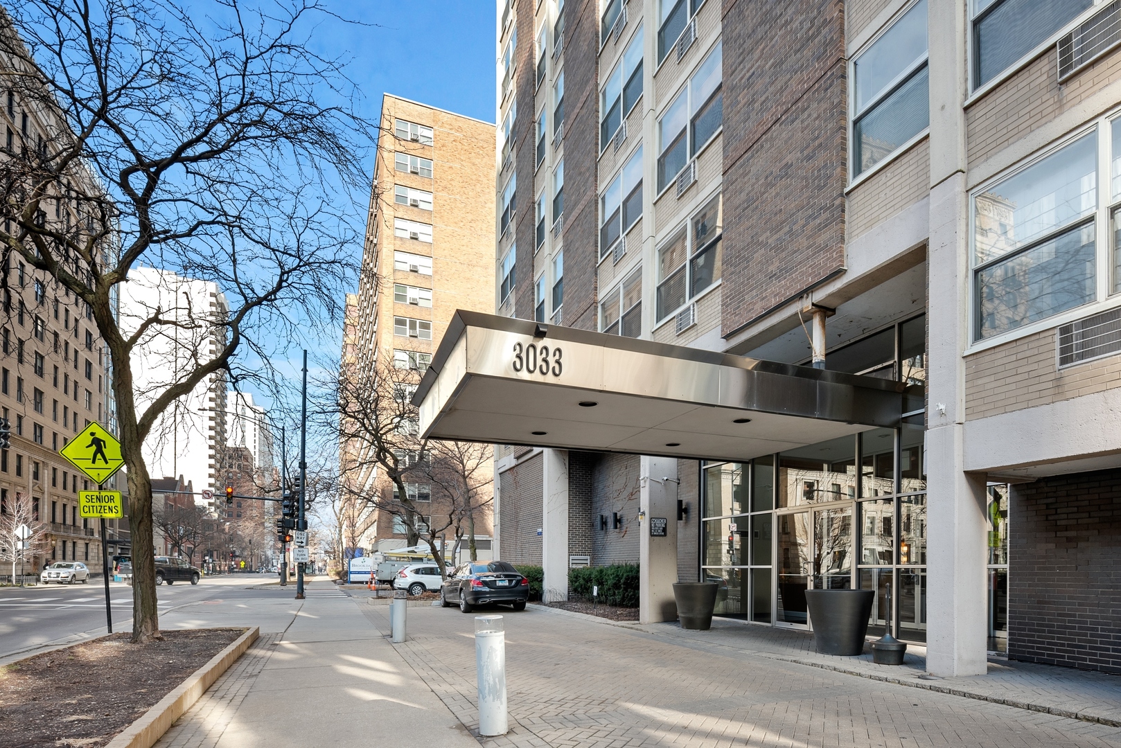 3033 North Sheridan Road, Unit 1102 Chicago, IL 60657 - Photo 1 of 17