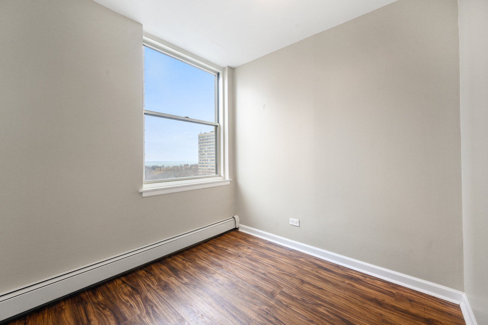 3033 North Sheridan Road, Unit 1102 Chicago, IL 60657 - Photo 11 of 17
