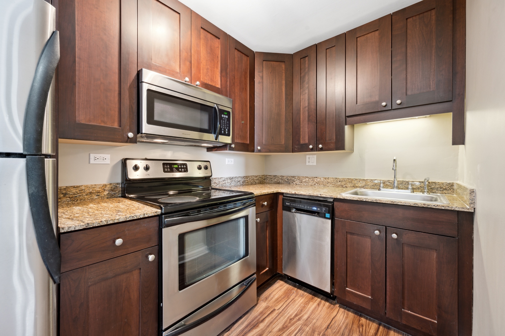 3033 North Sheridan Road, Unit 1102 Chicago, IL 60657 - Photo 8 of 17
