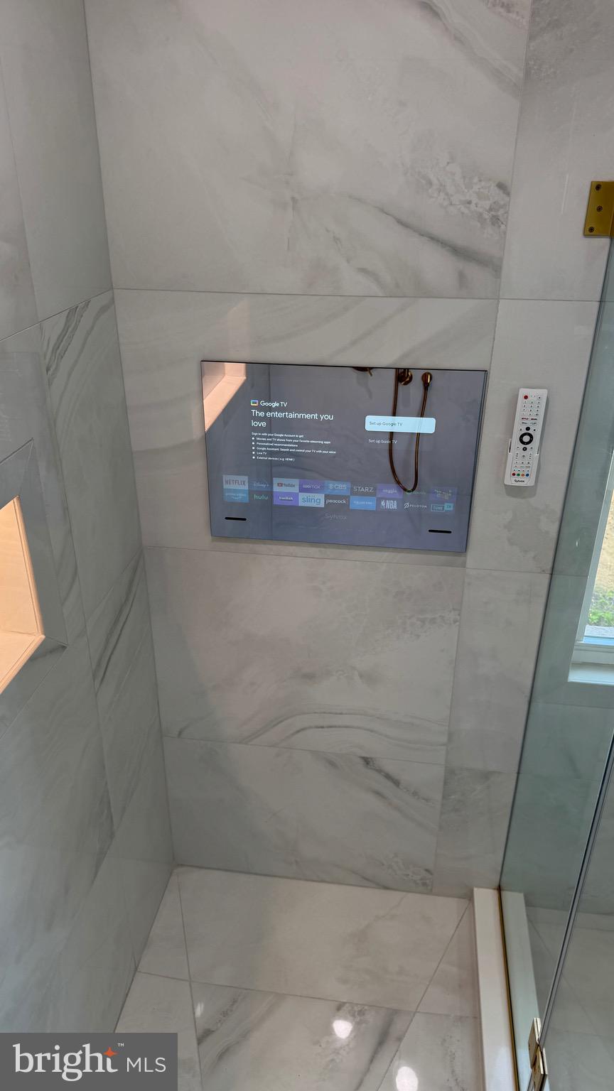 340 Honeymoon Road Glassboro, NJ 08028 - Photo 46 of 110 a bathroom with a shower