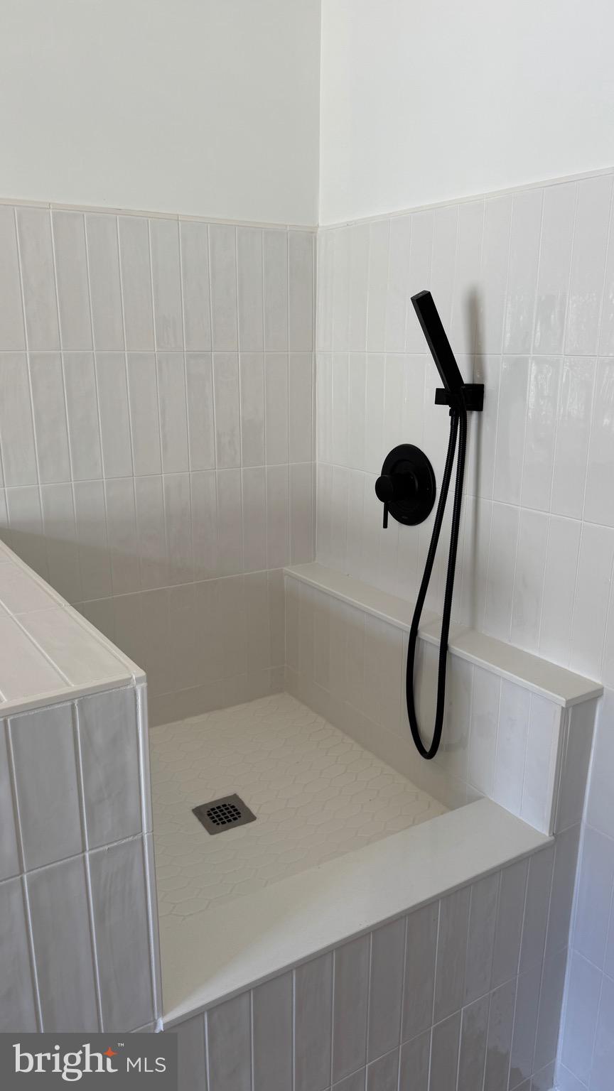 340 Honeymoon Road Glassboro, NJ 08028 - Photo 54 of 110 a bathroom with a shower