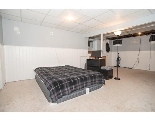 42 Piper Road West Springfield, MA 01089 - Photo 21 of 35 a living room with furniture