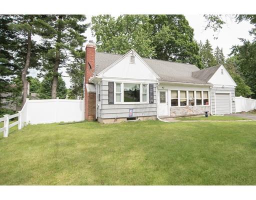 42 Piper Road West Springfield, MA 01089 - Photo 4 of 35 a house view with a garden space