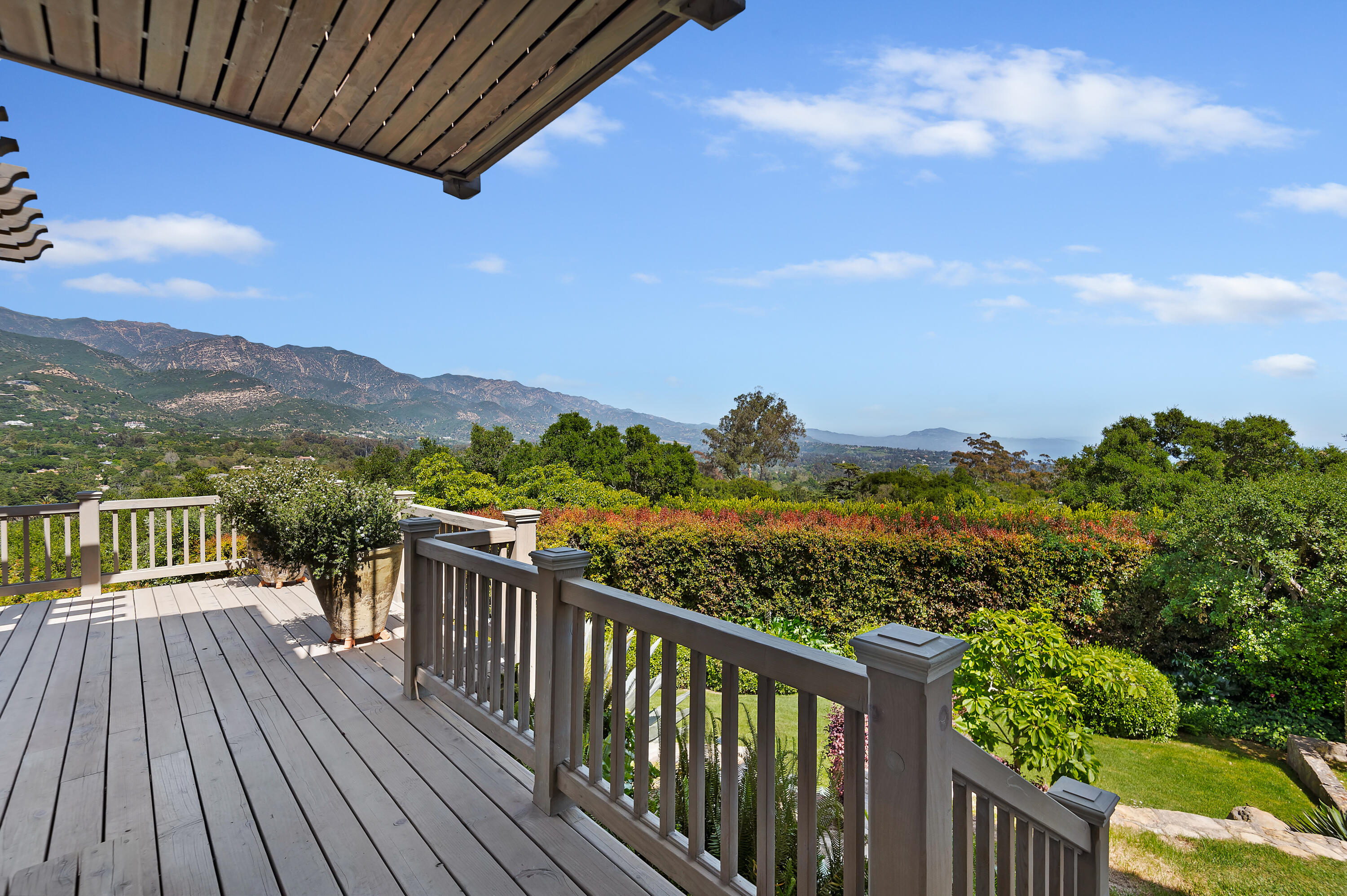 931 Knapp Drive Santa Barbara, CA 93108 - Photo 6 of 40 a view of a balcony with wooden floor and city view