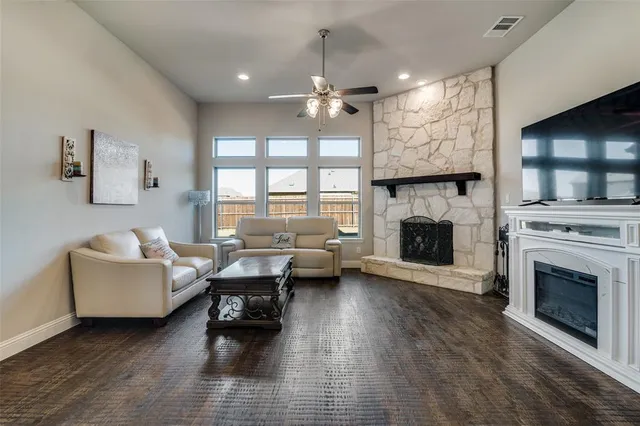 $450,000 | 3246 Cumby Drive, Royse City, TX 75189