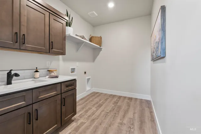 $515,990 | 221 South Turner Avenue, Star, ID 83669