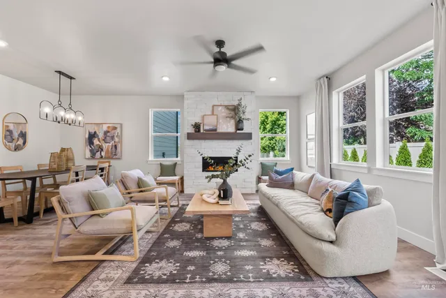 $515,990 | 221 South Turner Avenue, Star, ID 83669