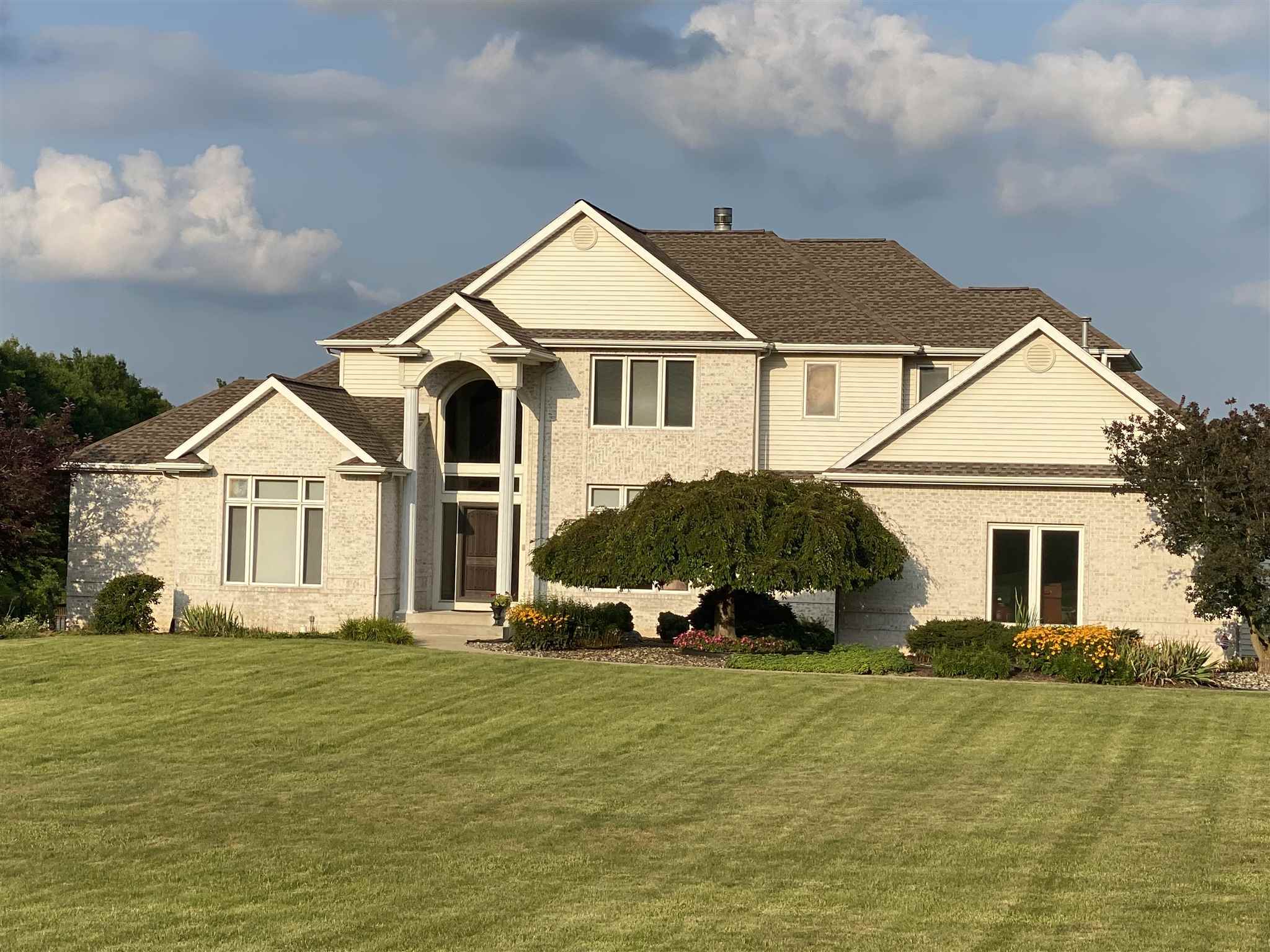 11335 Trentman Road Fort Wayne, IN 46816 - Photo 1 of 35