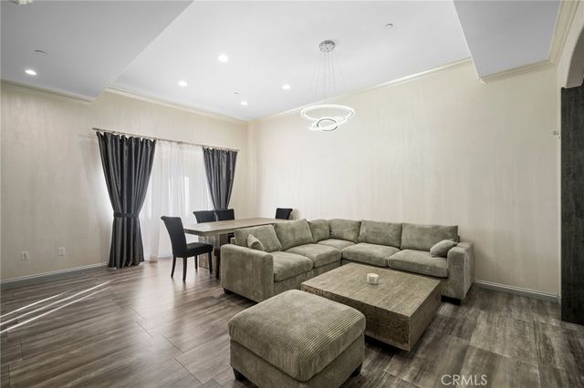 $4,000 | 333 West Milford Street, Unit 106, Glendale, CA 91203