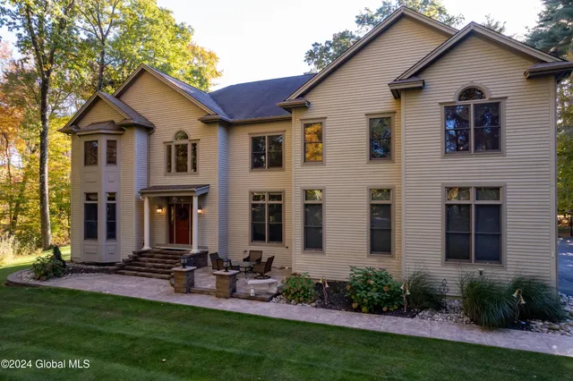 $925,000 | 1 Shetland Clifton Park, Clifton Park, NY 12065