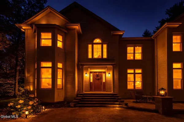 $875,000 | 1 Shetland Clifton Park, Clifton Park, NY 12065