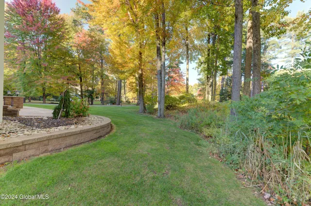 $925,000 | 1 Shetland Clifton Park, Clifton Park, NY 12065