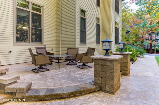 $925,000 | 1 Shetland Clifton Park, Clifton Park, NY 12065