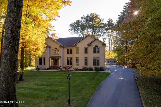 $925,000 | 1 Shetland Clifton Park, Clifton Park, NY 12065