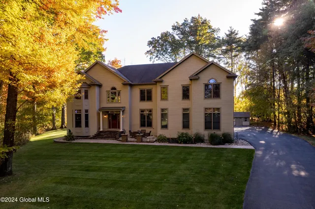 $925,000 | 1 Shetland Clifton Park, Clifton Park, NY 12065