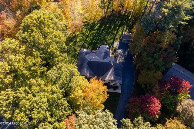 $925,000 | 1 Shetland Clifton Park, Clifton Park, NY 12065