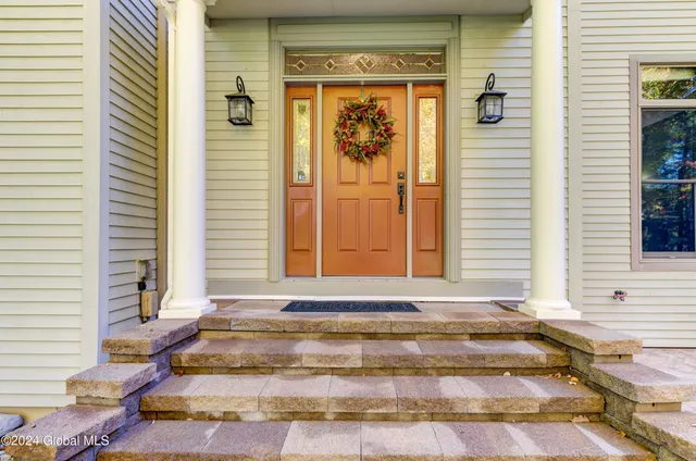 $925,000 | 1 Shetland Clifton Park, Clifton Park, NY 12065