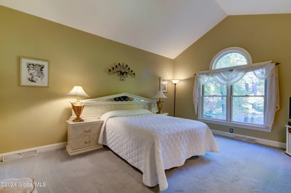 $875,000 | 1 Shetland Clifton Park, Clifton Park, NY 12065