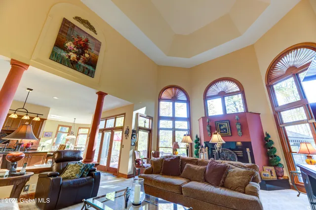 $925,000 | 1 Shetland Clifton Park, Clifton Park, NY 12065