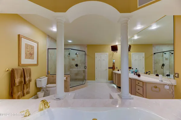 $875,000 | 1 Shetland Clifton Park, Clifton Park, NY 12065
