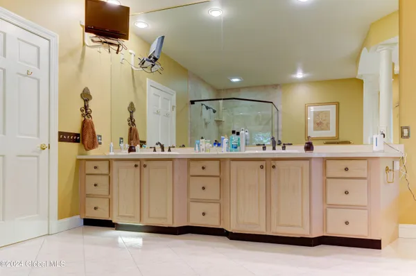 $875,000 | 1 Shetland Clifton Park, Clifton Park, NY 12065
