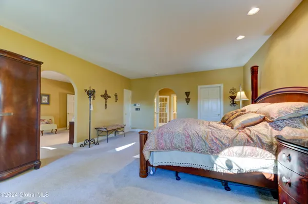 $875,000 | 1 Shetland Clifton Park, Clifton Park, NY 12065