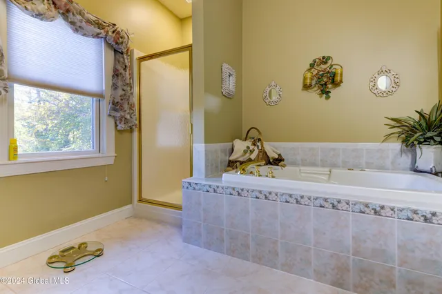 $925,000 | 1 Shetland Clifton Park, Clifton Park, NY 12065