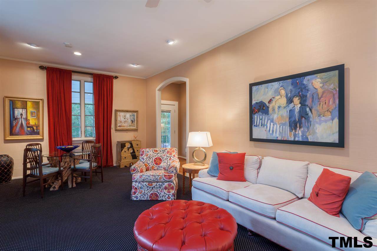 709 Brunswick Street Raleigh, NC 27609 - Photo 8 of 25 Large den with breakfast area.