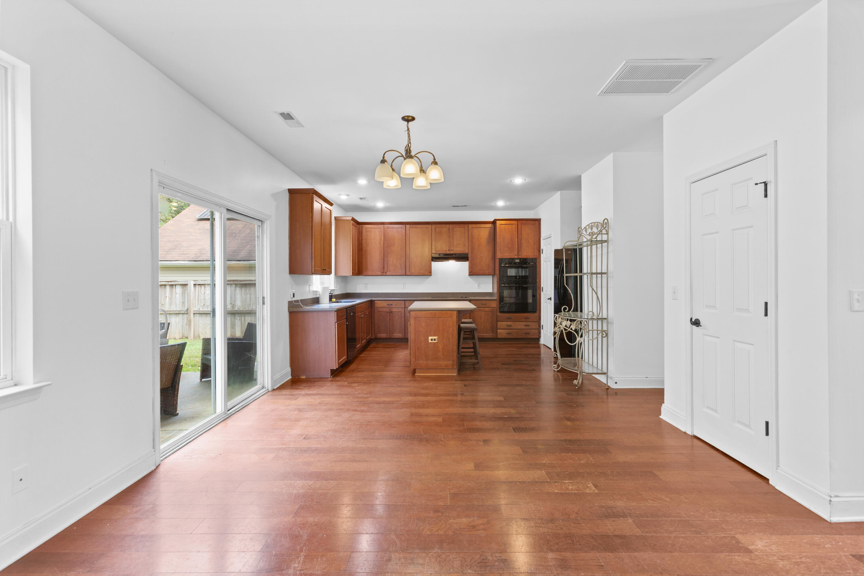 256 Woodbrook Way Moncks Corner, SC 29461 - Photo 10 of 28 256Woodbrook.NicoleBurbagePhoto-5