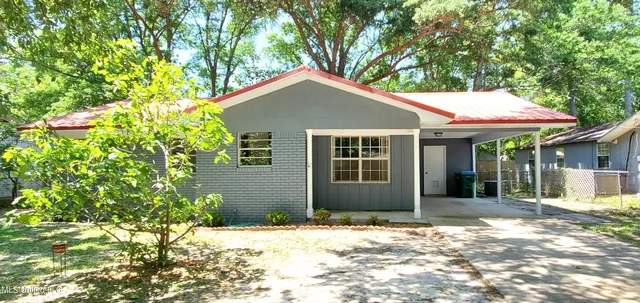 $1,450 | 612 Dogwood Road, Ocean Springs, MS 39564