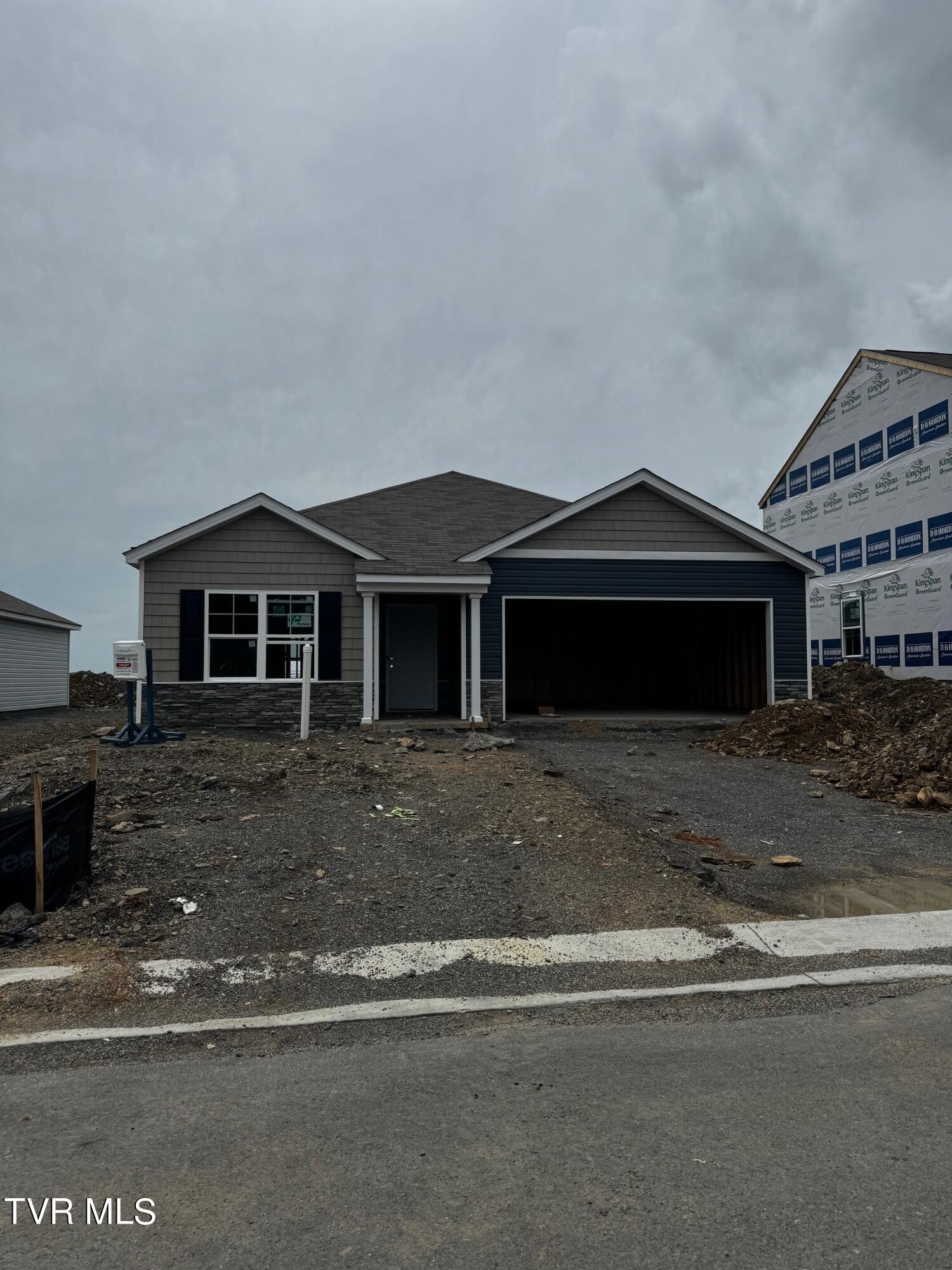 106 Crawford Cir  